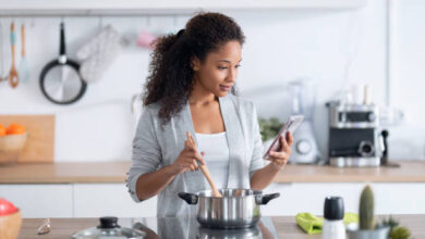 10 Dangers of Using Phone in the Kitchen