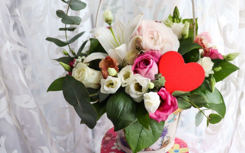 The Timeless Charm of Flower Bouquets: Why They're Perfect for Valentine's Day