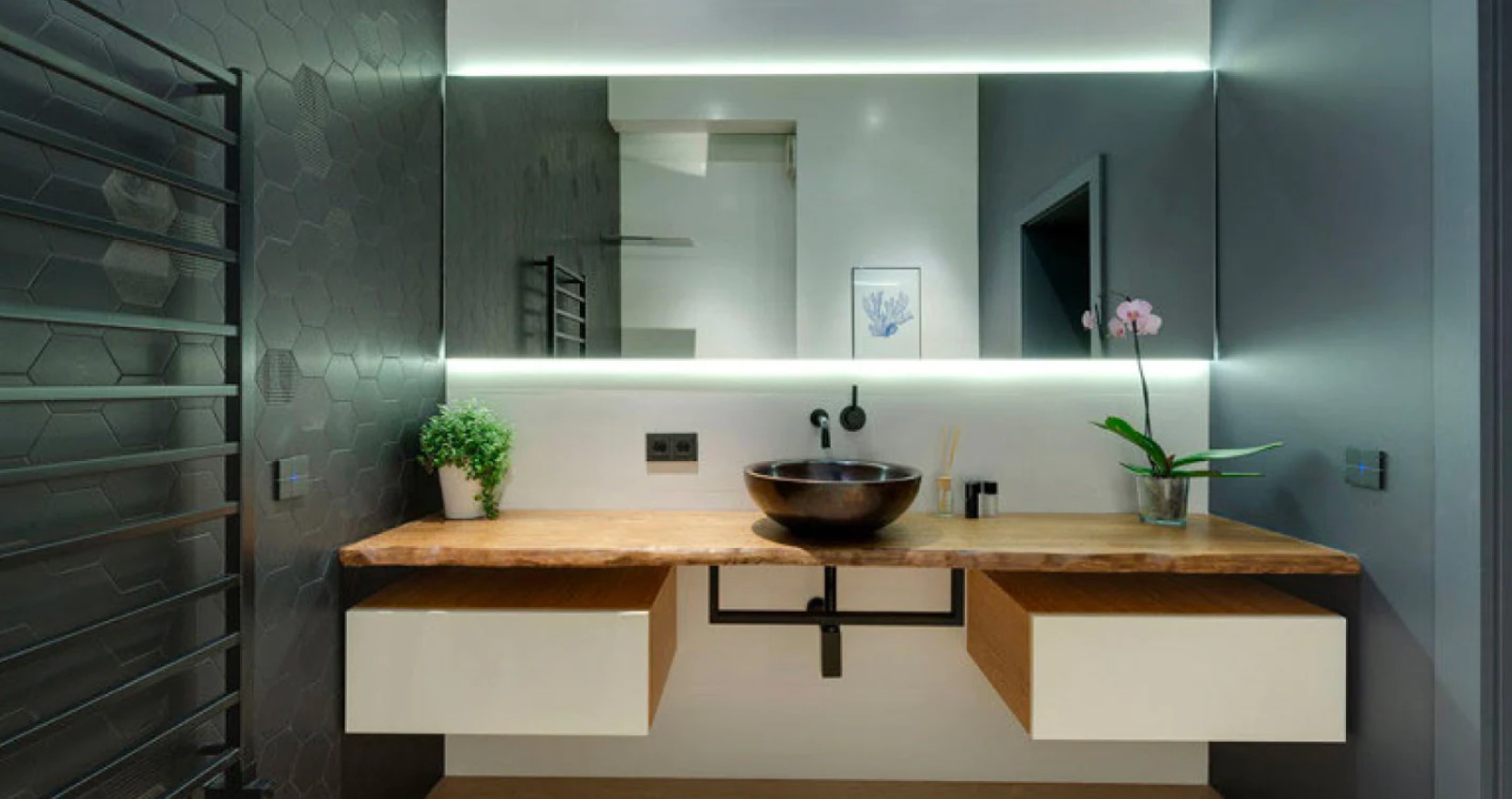 Brightening Your Bathroom: A Comprehensive Guide to Choosing Bathroom Mirrors with Lights from LED Mirror World
