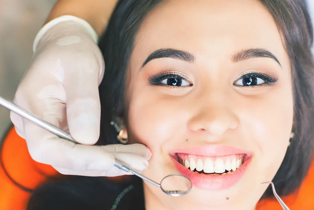 Dental Crowns And Veneers: Enhancing Function And Aesthetics 1 Dental Crowns And Veneers: Enhancing Function And Aesthetics