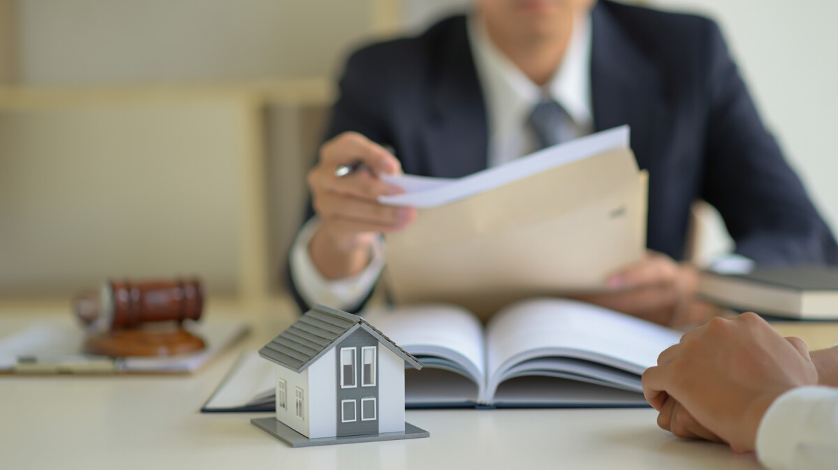 Real Estate Disputes: When And Why To Involve An Attorney 1 Real Estate Disputes: When And Why To Involve An Attorney