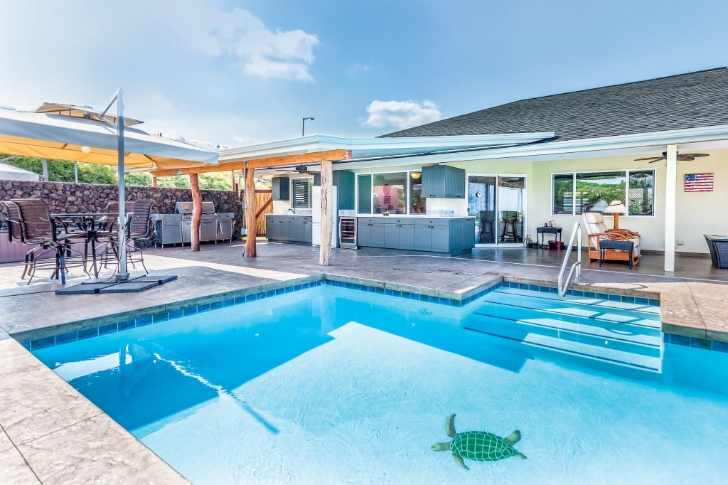 How Do You Bring Life to Your Outdoor Space? 1 How Do You Bring Life to Your Outdoor Space?