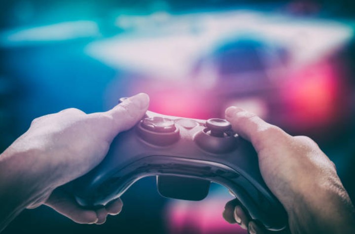 How Online Gaming Creates New Opportunities for Social Play 1 How Online Gaming Creates New Opportunities for Social Play