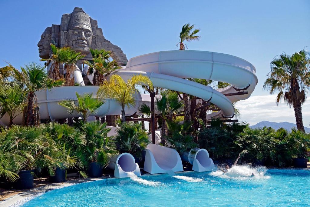 Camping Along Spain's Costa Blanca: Alicante, Elche and What Makes the Region Work 1 Camping Along Spain's Costa Blanca Alicante, Elche and What Makes the Region Work